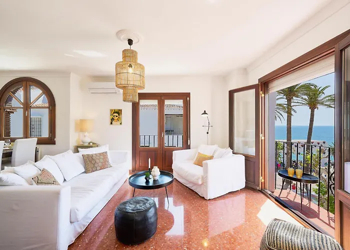 Balcon De Europa In By Solaga Homes アパート