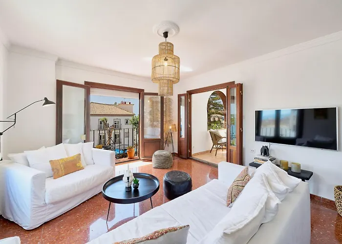 Balcon De Europa In By Solaga Homes アパート ネルハ